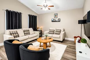 209 Roslyn Ct, Dalton, GA 30721 - Photo 3