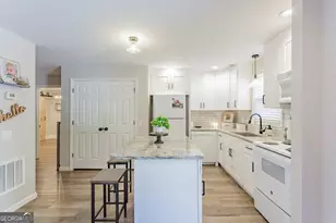 1900 Meadowbrook Cir NW, Dalton, GA 30720 - Photo 5