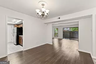 6851 Roswell Rd, Sandy Springs, GA 30328 - Photo 9