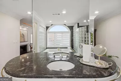2960 Pharr Court South NW #N6 &amp; N8, Atlanta, GA 30305 - Photo 33