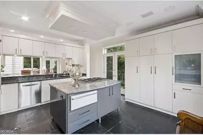 2960 Pharr Court South NW #N6 &amp; N8, Atlanta, GA 30305 - Photo 21