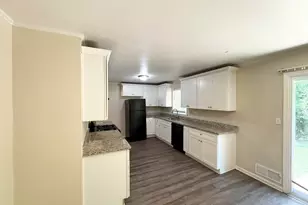 233 W Simon Terrace NW, Atlanta, GA 30318 - Photo 7
