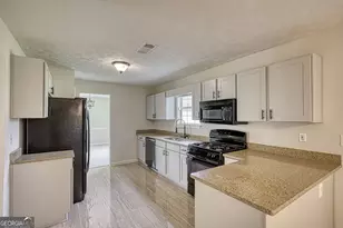 6215 Waterton Dr, Lithonia, GA 30058 - Photo 21