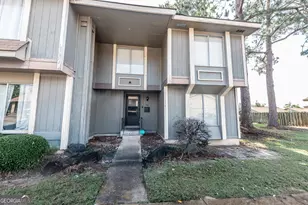 141 Stoneridge Dr, Warner Robins, GA 31088 - Photo 1