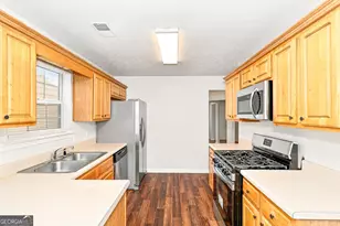 9880 Vista Cir, Union City, GA 30291 - Photo 7