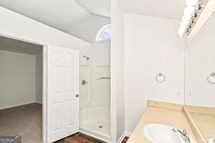 9880 Vista Cir, Union City, GA 30291 - Photo 11