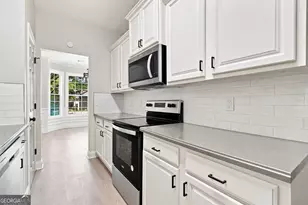9051 Bayrose Cir, East Point, GA 30344 - Photo 9