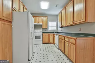 12241 Crestwood Ct, Fayetteville, GA 30215 - Photo 9
