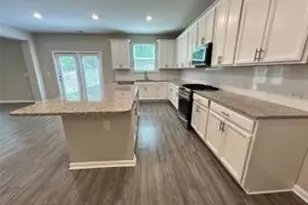 4427 Waxwing St, Hoschton, GA 30548 - Photo 5