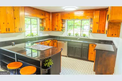 826 E McCarty Street, Sandersville, GA 31082 - Photo 9