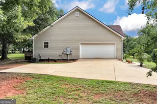 817 Bluejay Wy, Winder, GA 30680 - Photo 17