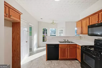 2470 Miller Oaks Circle, Decatur, GA 30035 - Photo 9