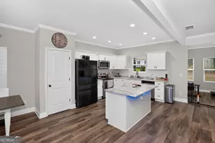 207 Dixon Cir, Williamson, GA 30292 - Photo 11