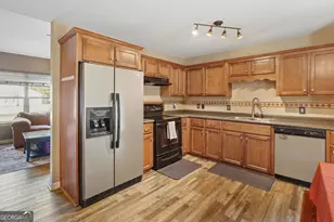104 Sandalwood Cir, Statesboro, GA 30458 - Photo 3