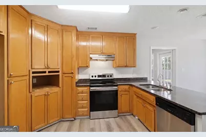 4342 Hampton Drive, Valdosta, GA 31605 - Photo 9