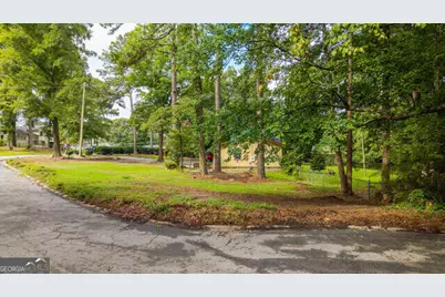 1956 Village Court, Snellville, GA 30078 - Photo 11