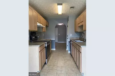203 Cambridge Drive, Loganville, GA 30052 - Photo 9