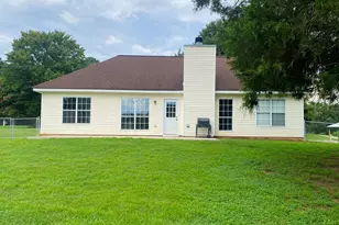 203 Cambridge Dr, Loganville, GA 30052 - Photo 19