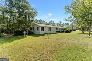 614 N Victory Dr, Lyons, GA 30436 - Photo 9