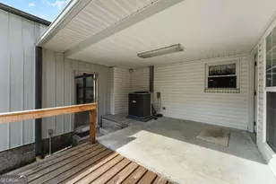 614 N Victory Dr, Lyons, GA 30436 - Photo 29