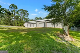614 N Victory Dr, Lyons, GA 30436 - Photo 15