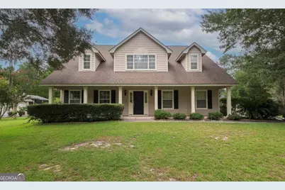808 Riverview Drive E, Saint Marys, GA 31558 - Photo 1