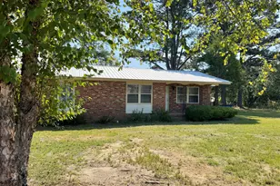 36 Strozier St, McRae-Helena, GA 31055 - Photo 1