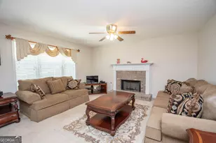 136 Peachtree Glenn Dr, Ellenwood, GA 30294 - Photo 11
