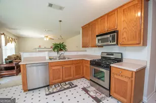 136 Peachtree Glenn Dr, Ellenwood, GA 30294 - Photo 17