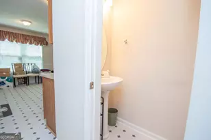 136 Peachtree Glenn Dr, Ellenwood, GA 30294 - Photo 19