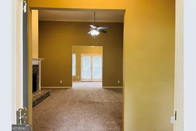 70 Indian Bluff Drive, Sharpsburg, GA 30277 - Photo 3