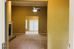 70 Indian Bluff Dr, Sharpsburg, GA 30277 - Photo 3