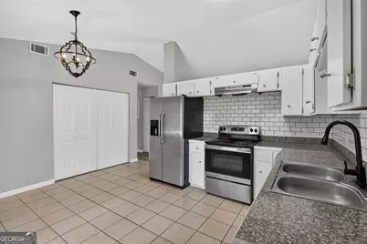 239 Pointe South Drive, Hinesville, GA 31313 - Photo 17