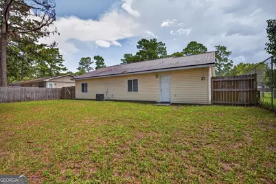 239 Pointe South Drive, Hinesville, GA 31313 - Photo 5