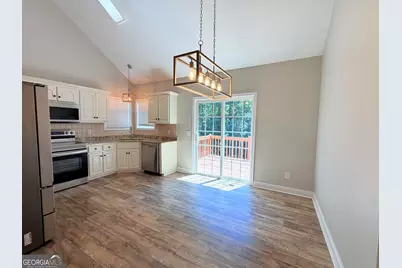 11 Woodvine Court, White, GA 30184 - Photo 5
