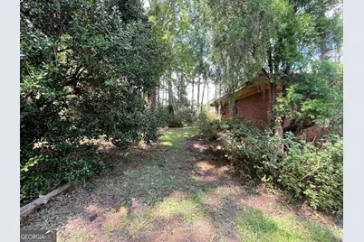 223 Suburban Drive, Brunswick, GA 31520 - Photo 7