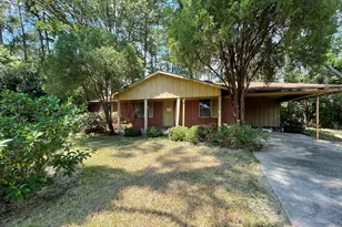223 Suburban Dr, Brunswick, GA 31520 - Photo 1