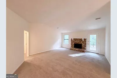 670 Marsh Court, Jonesboro, GA 30238 - Photo 3