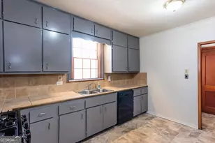 2111 M L King Jr Dr NW, Atlanta, GA 30310 - Photo 3