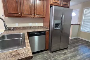 294 Lakeside Cir, Baxley, GA 31513 - Photo 7