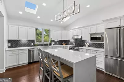 4091 Peachtree Dunwoody Road NE, Atlanta, GA 30342 - Photo 11