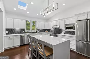 4091 Peachtree Dunwoody Rd NE, Atlanta, GA 30342 - Photo 11