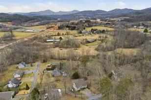 5421 School St, Young Harris, GA 30582 - Photo 3