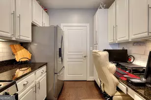 799 Hammond Dr, Sandy Springs, GA 30328 - Photo 13