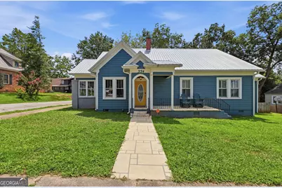 334 E Tugalo Street, Toccoa, GA 30577 - Photo 1