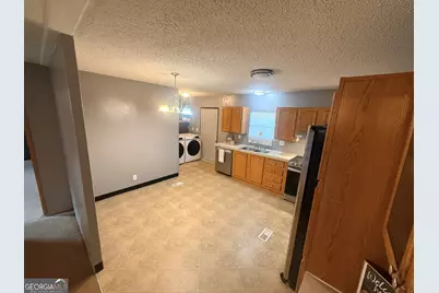 84 Skyland Drive E, Locust Grove, GA 30248 - Photo 11