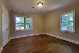11 W New St, Winder, GA 30680 - Photo 9
