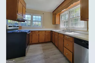 11 W New Street, Winder, GA 30680 - Photo 5