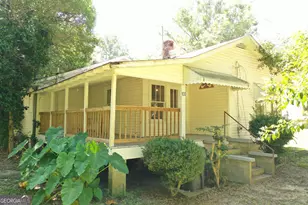 133 Avon St, Toccoa, GA 30577 - Photo 3
