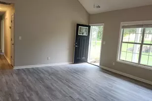 135 Riverside Ct, Sharpsburg, GA 30277 - Photo 5